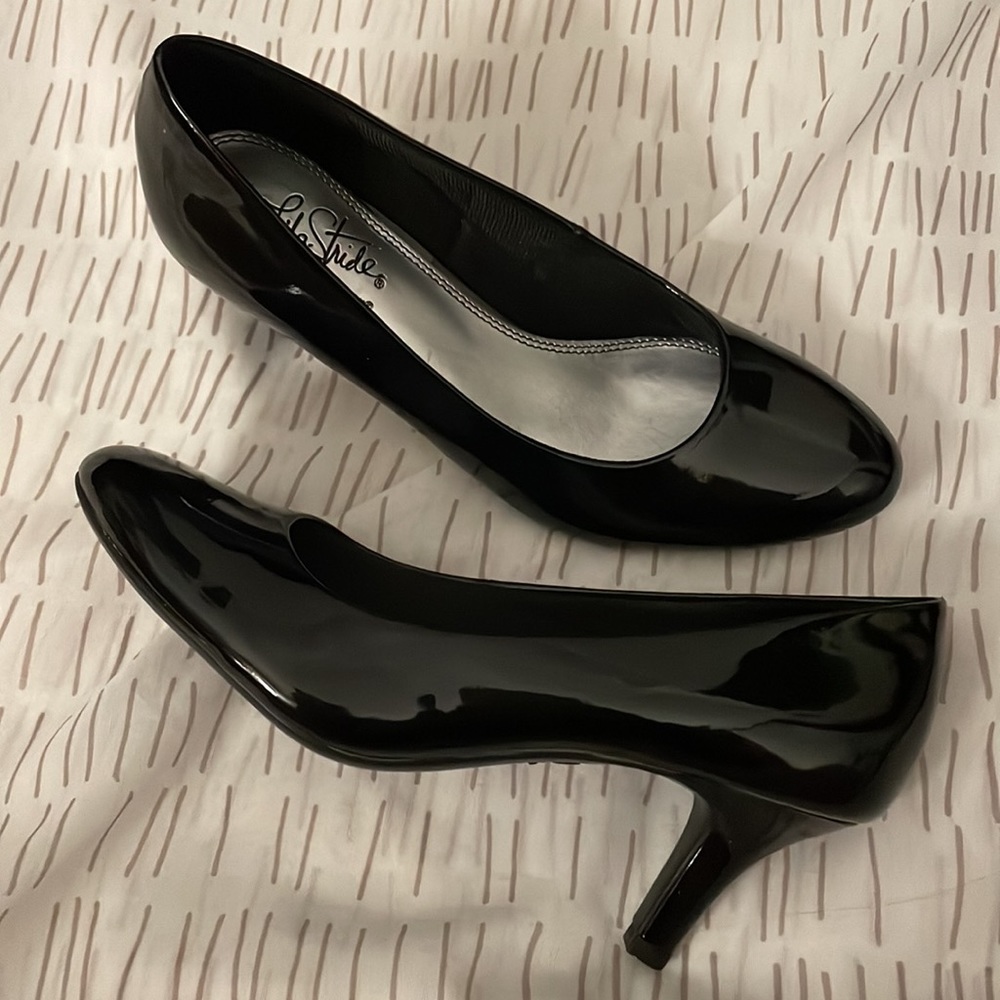 NIB NWT patent black Life Stride parigi black glory heals size 7.5